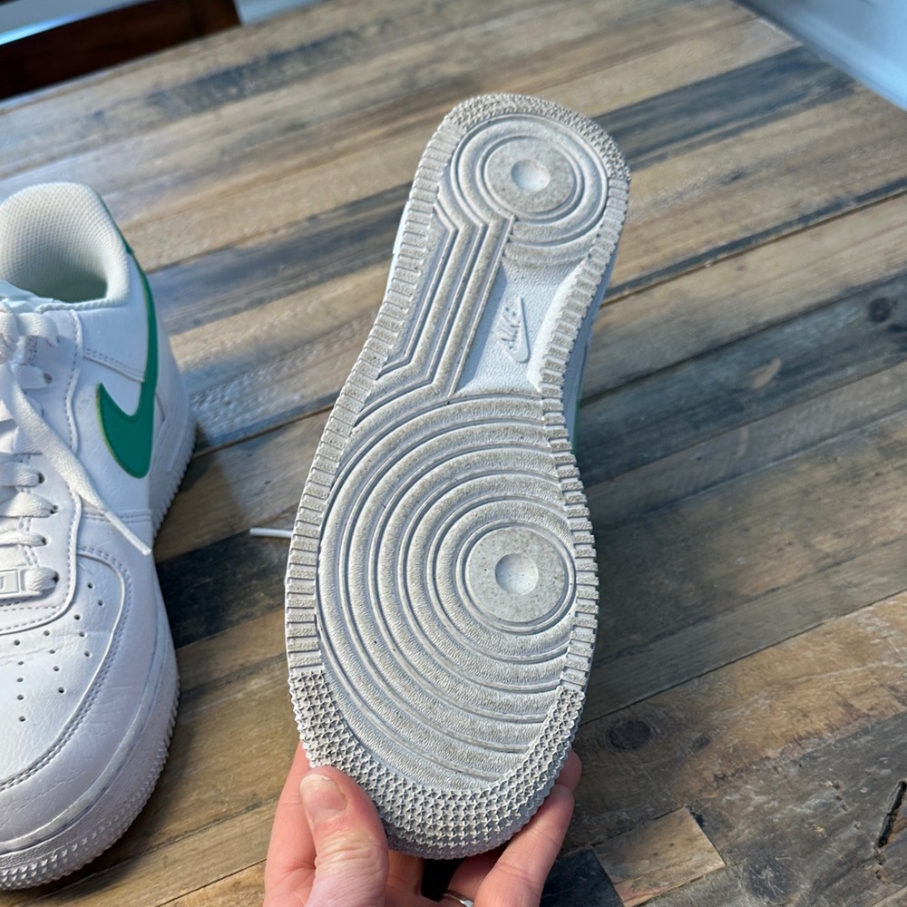 Nike Women's White and Green Athletic Shoes - Picture 4 of 5